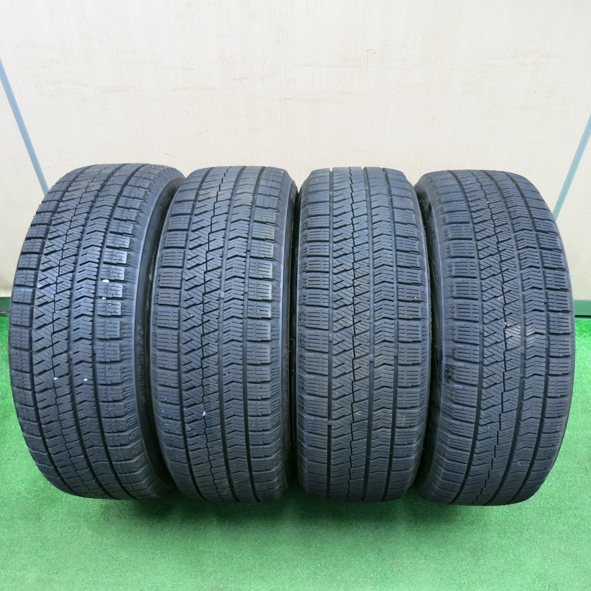 [送料無料] バリ溝！23年！キレイ！ほぼ10分★スタッドレス 205/60R16 ブリヂストン ブリザック VRX2 ravrion RM01 ラブリオン 16インチ PCD114.3/5H★4121601TNス