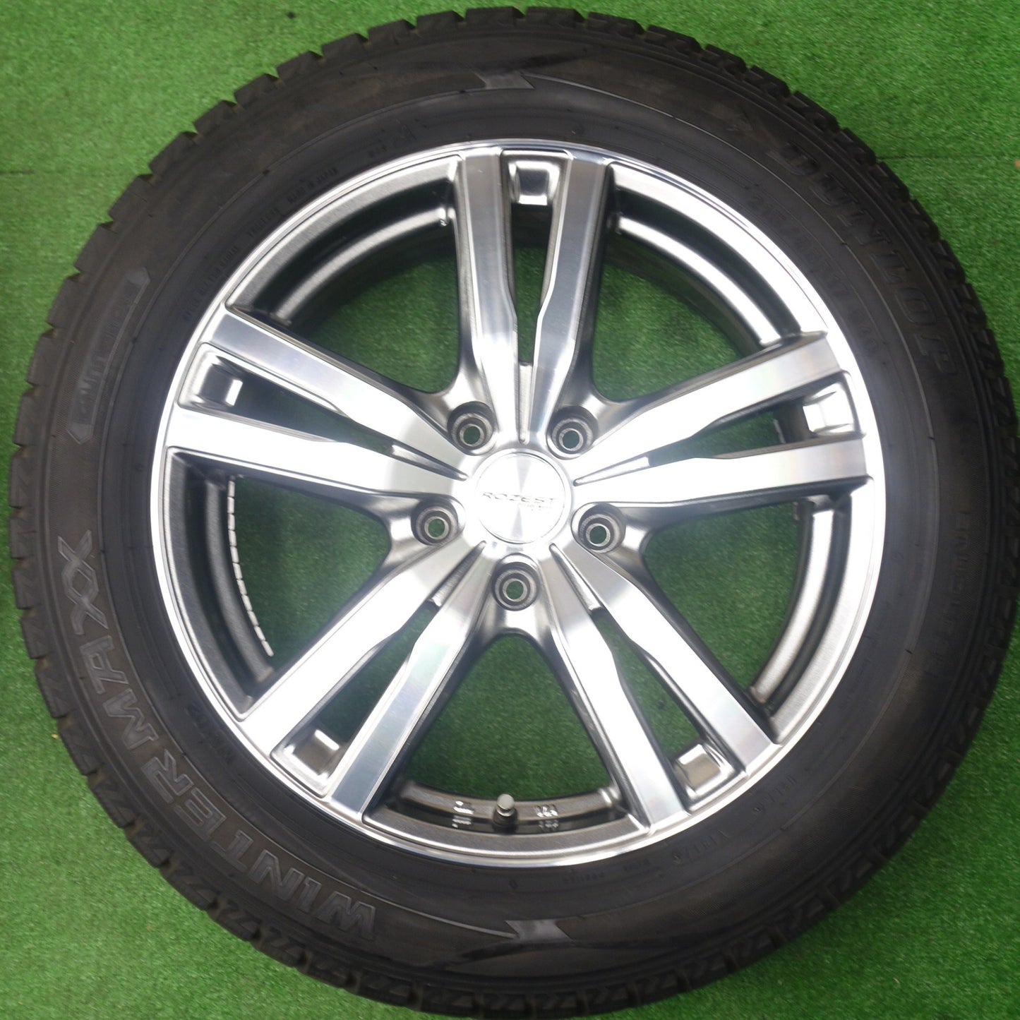 バリ溝！9.5分★スタッドレス 215/55R17 ダンロップ ウインターマックス WM02 ROZEST YT-E ロゼスト 17インチ PCD114.3/5H★6021301KTス