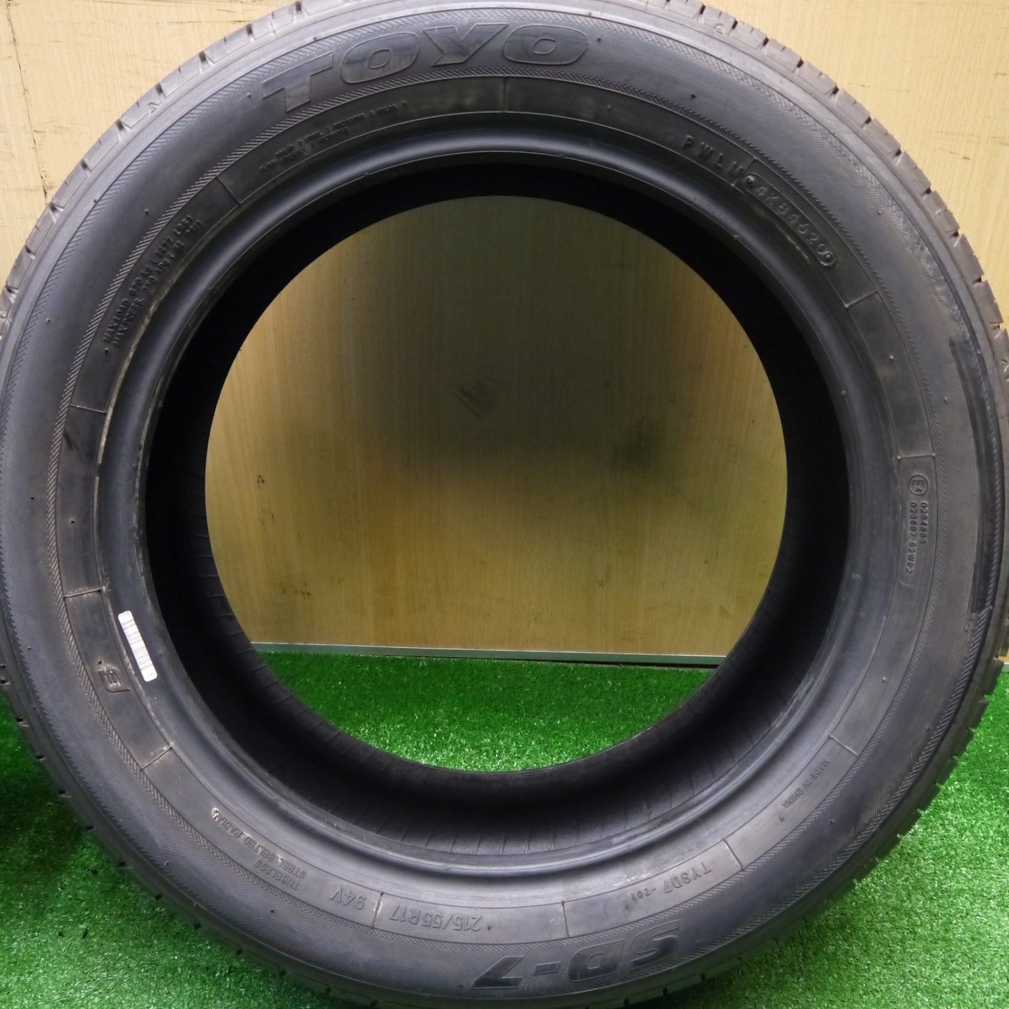 新車外し！2本★215/55R17 トーヨー SD-7 タイヤ 17インチ クラウン カムリ ヴェゼル スカイライン フォレスター 等★5110409Hノタ
