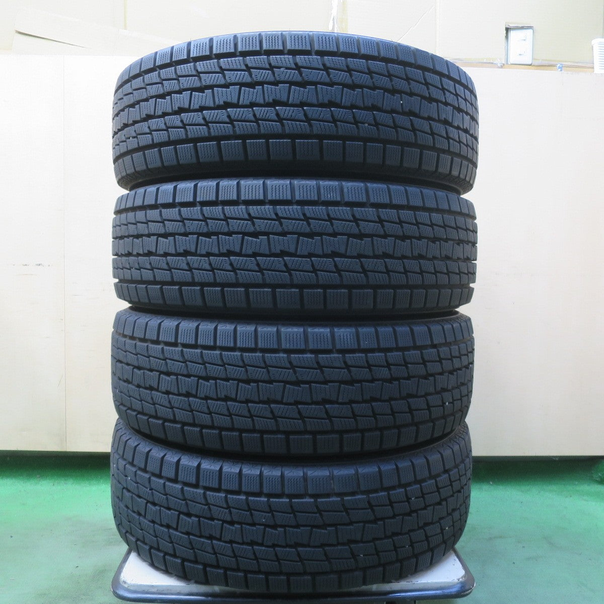 未使用！25年スタッドレス 195/65R15 グッドイヤー アイスナビ7 タイヤ
