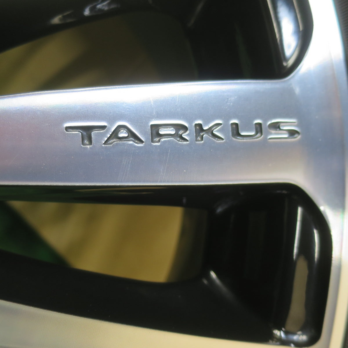 バリ溝！キレイ！9.5分◎632 LOXARNY TARKUS 225/50R18 スタッドレス トーヨー ウインター トランパス TX ロクサーニ タルカス 18インチ PCD114.3/5H◎6100501IMス