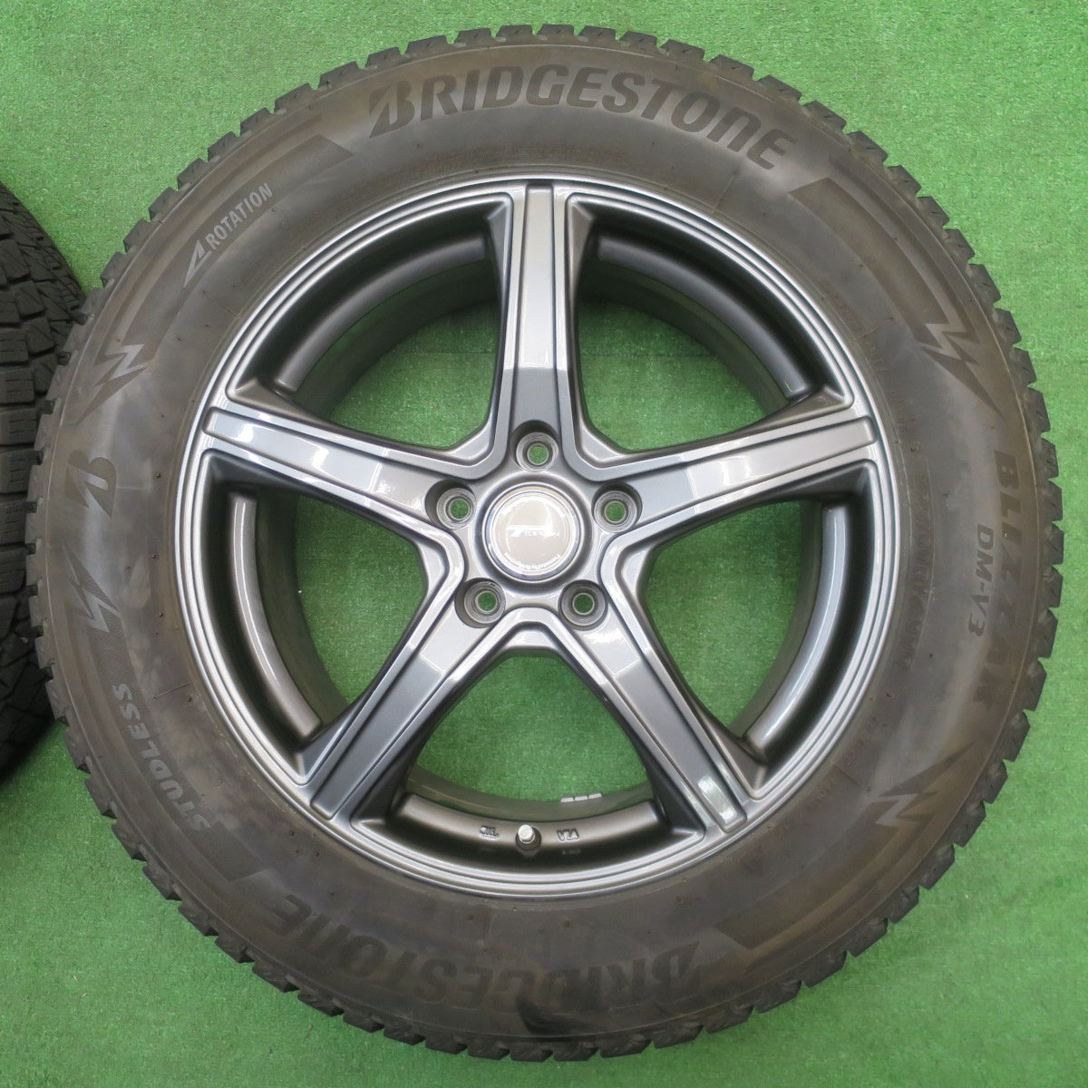 バリ溝！22年！キレイ！9分★スタッドレス 225/60R17 ブリヂストン ブリザック DM-V3 TOPRUN トップラン 17インチ PCD114.3/5H★5111802NJス