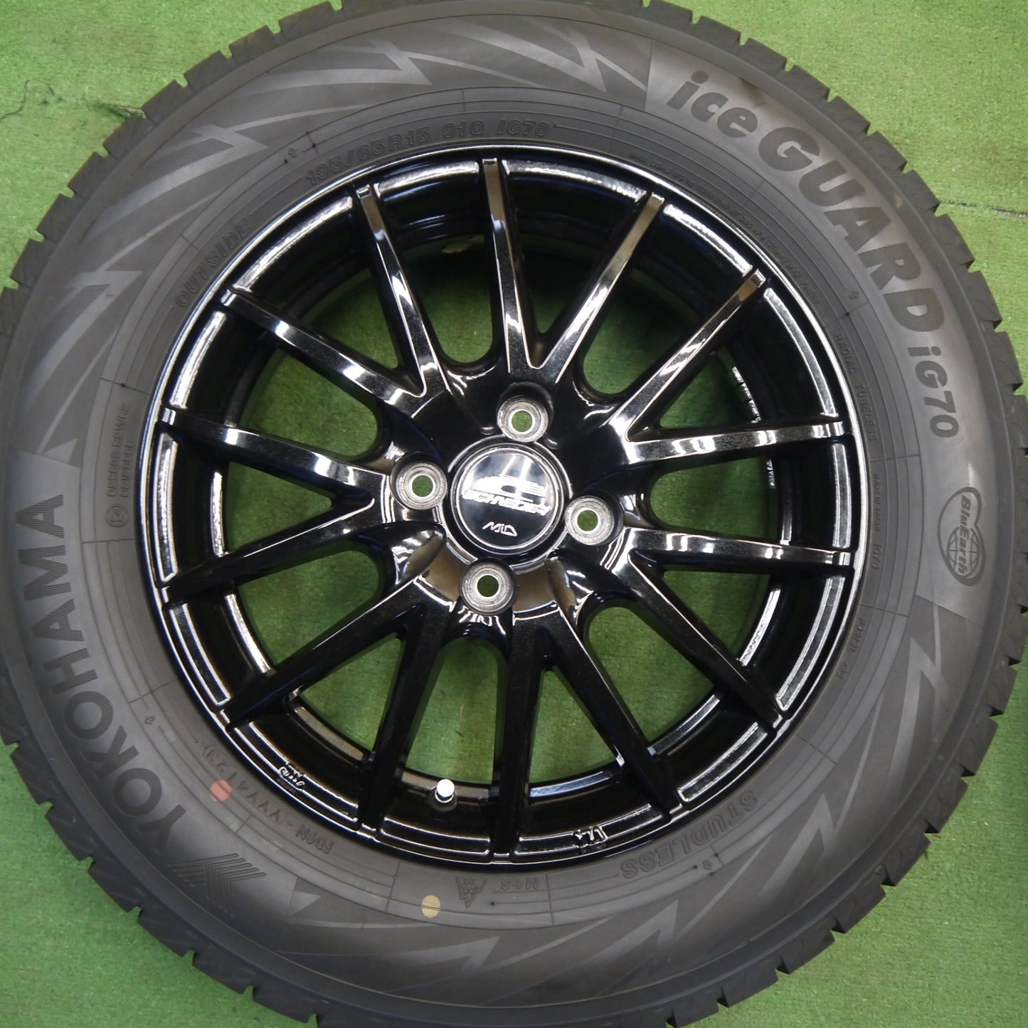 バリ溝！23年！キレイ！9.5分★スタッドレス 195/65R15 ヨコハマ アイスガード iG70 SCHNEIDER シュナイダー 15インチ PCD100/4H★6041508Hス