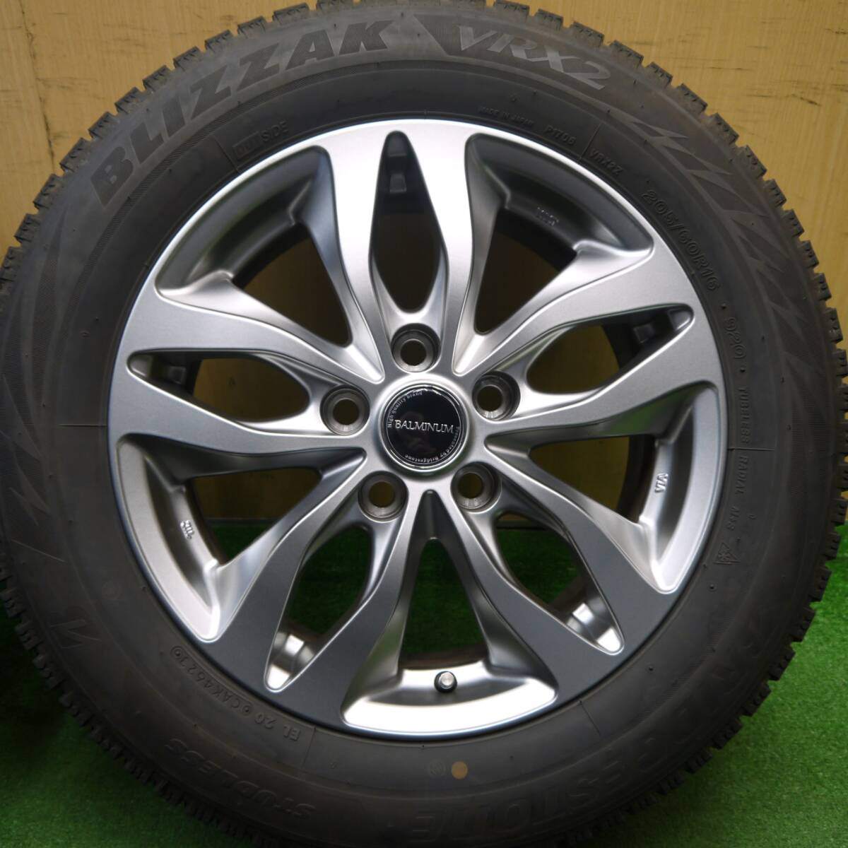 バリ溝！23年！キレイ！9分★スタッドレス 205/60R16 ブリヂストン ブリザック VRX2 BALMINUM バルミナ 16インチ PCD114.3/5H★5031710Hス