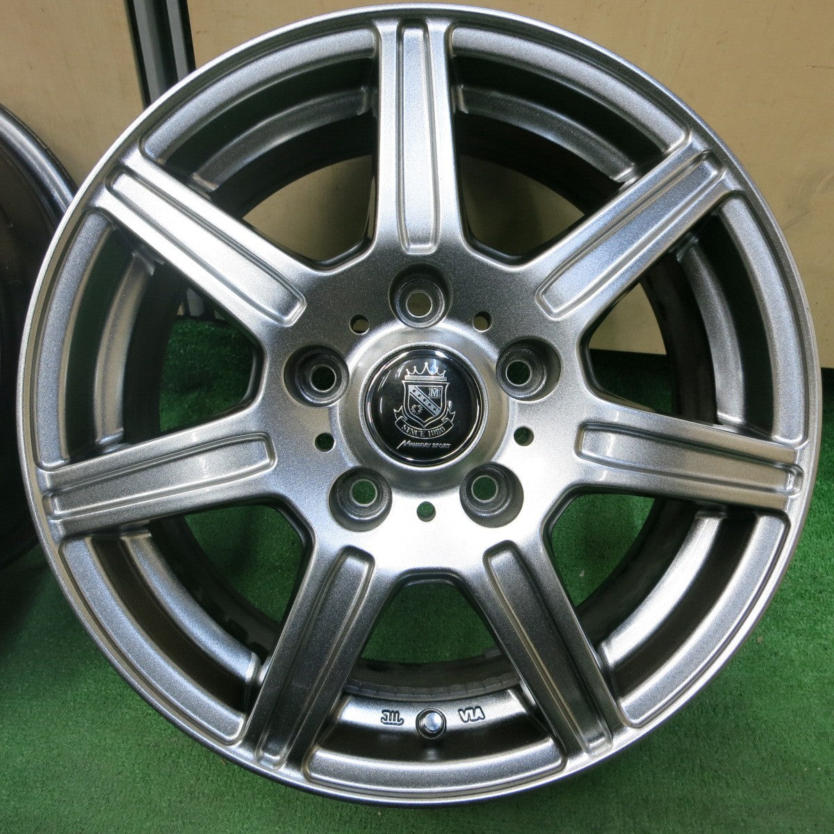 [送料無料] キレイ★MANARAY SPORT マナレイスポーツ 15インチ ホイール 15×6J PCD114.3/5H★4101811SYホ