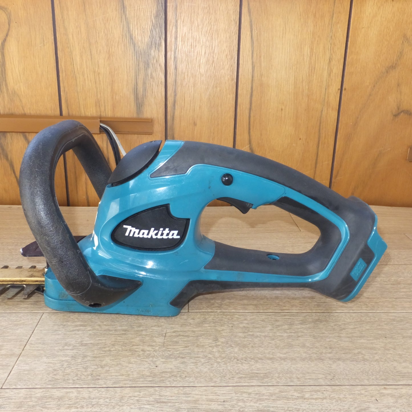 [送料無料] ★マキタ makita 360mm 充電式生垣バリカン MUH364D 14.4V 本体のみ★