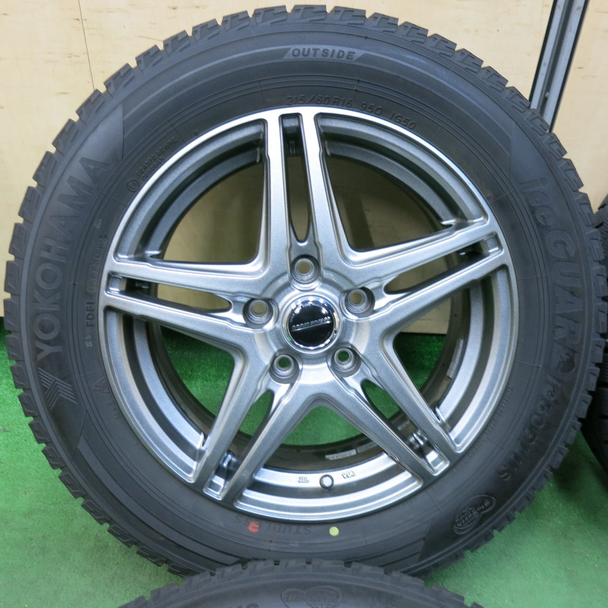[送料無料] バリ溝！キレイ！9.5分★スタッドレス 215/60R16 ヨコハマ アイスガード iG50 プラス WAREN ヴァーレン 16インチ PCD114.3/5H★4121109SYス