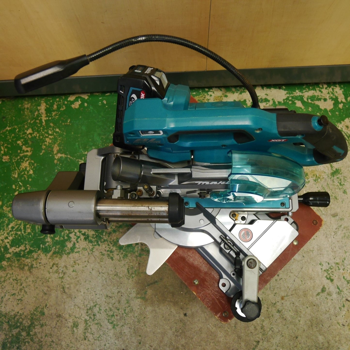 [送料無料] キレイ☆マキタ 165mm 充電式 スライド マルノコ LS001G 電動 工具 切断機 丸のこ 丸ノコ 丸鋸 木工用 makita☆