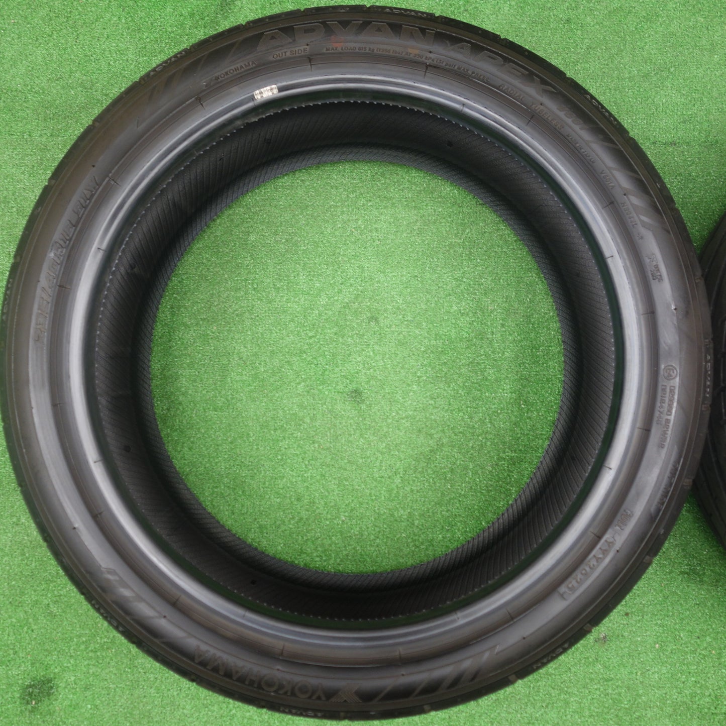 バリ溝！25年！9.5分★235/40R18 ヨコハマ アドバン APEX V601 タイヤ 18インチ カローラ インプレッサ ランエボ 等★6011606KTノタ