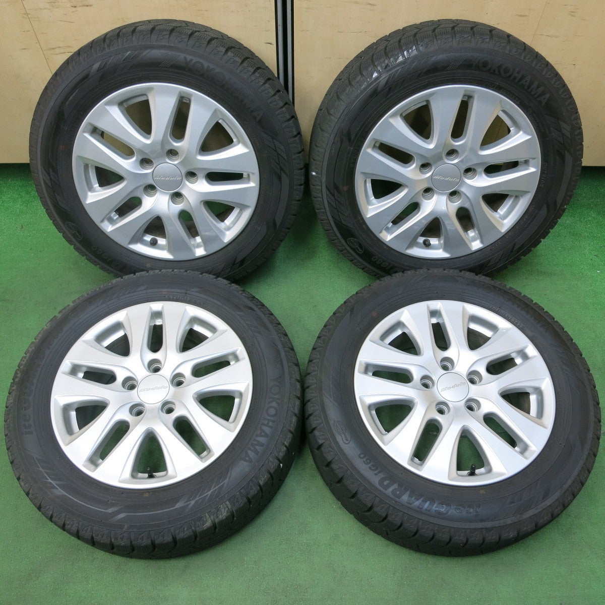 [送料無料] バリ溝！22年！綺麗！9.5分★ホンダ 純正 Modulo オデッセイ ヴェゼル等 215/60R16 スタッドレス ヨコハマ アイスガード iG60 モデューロ PCD114.3/5H★4110810SYス