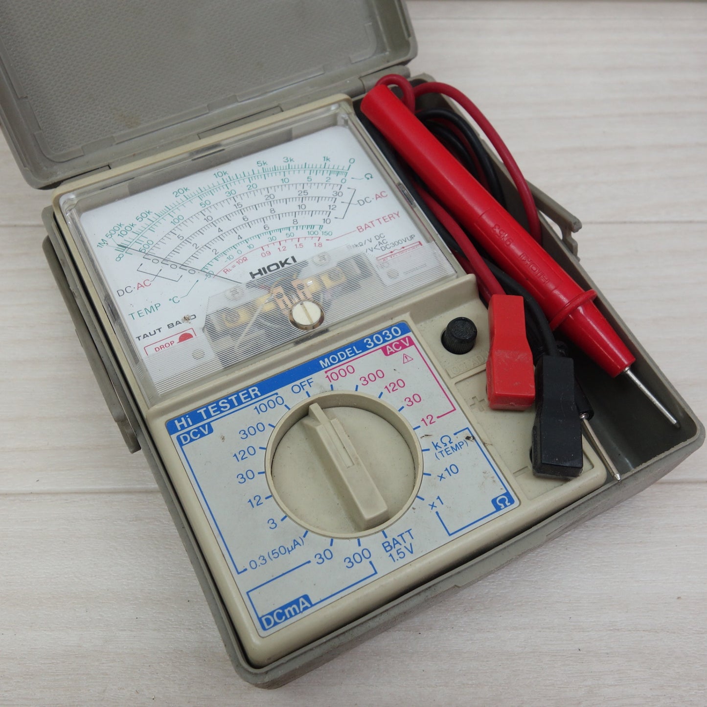 [送料無料] 2点まとめ売り☆HIOKI メグオーム アナログ テスター MΩ Hi TESTER 3117 電気 計測器 ハイ テスター 3030 ケース付き 日置☆
