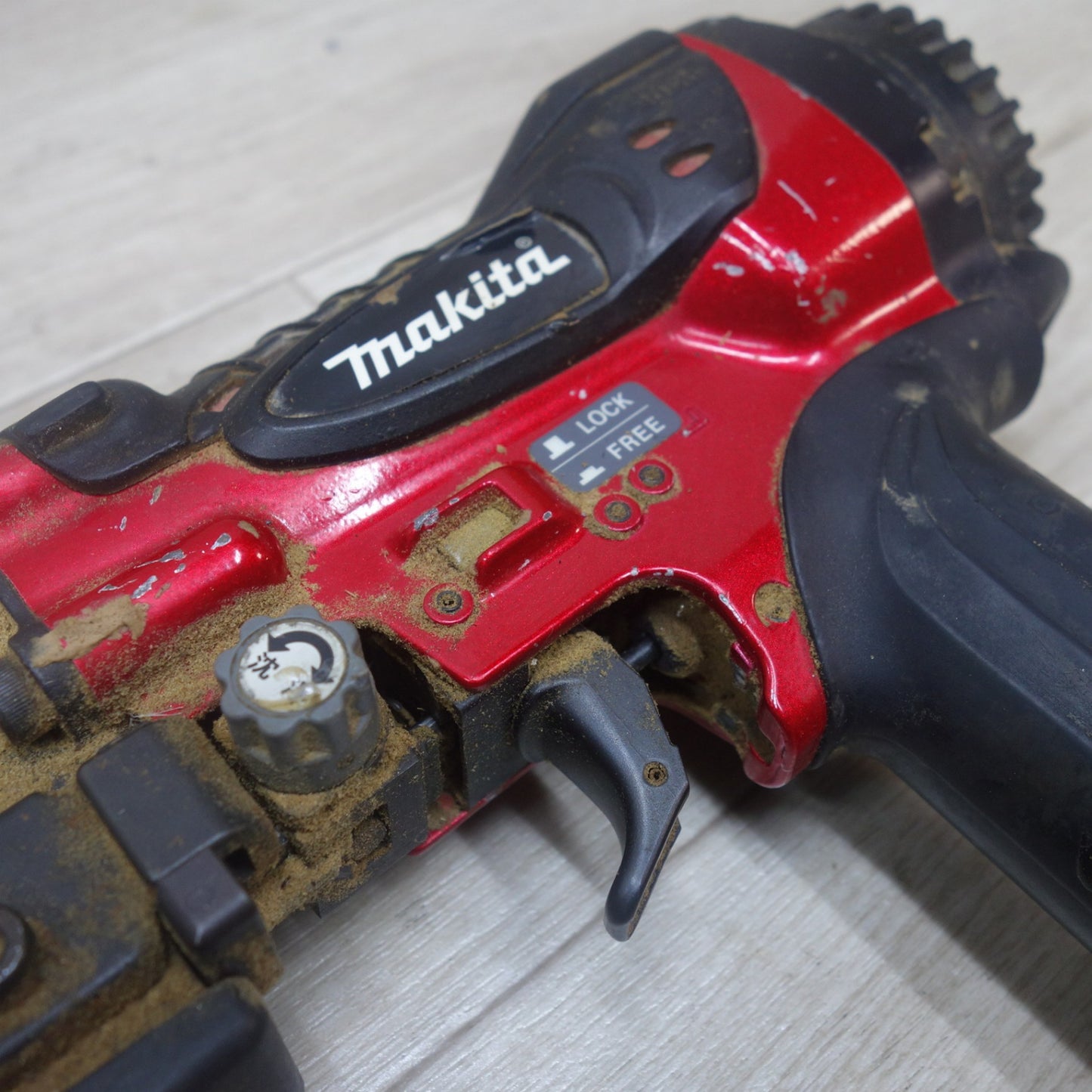 [送料無料] ◆マキタ 高圧 フロア タッカ AT450HA 4MA線 エアー ツール 工具 釘打機 釘打ち機 makita◆