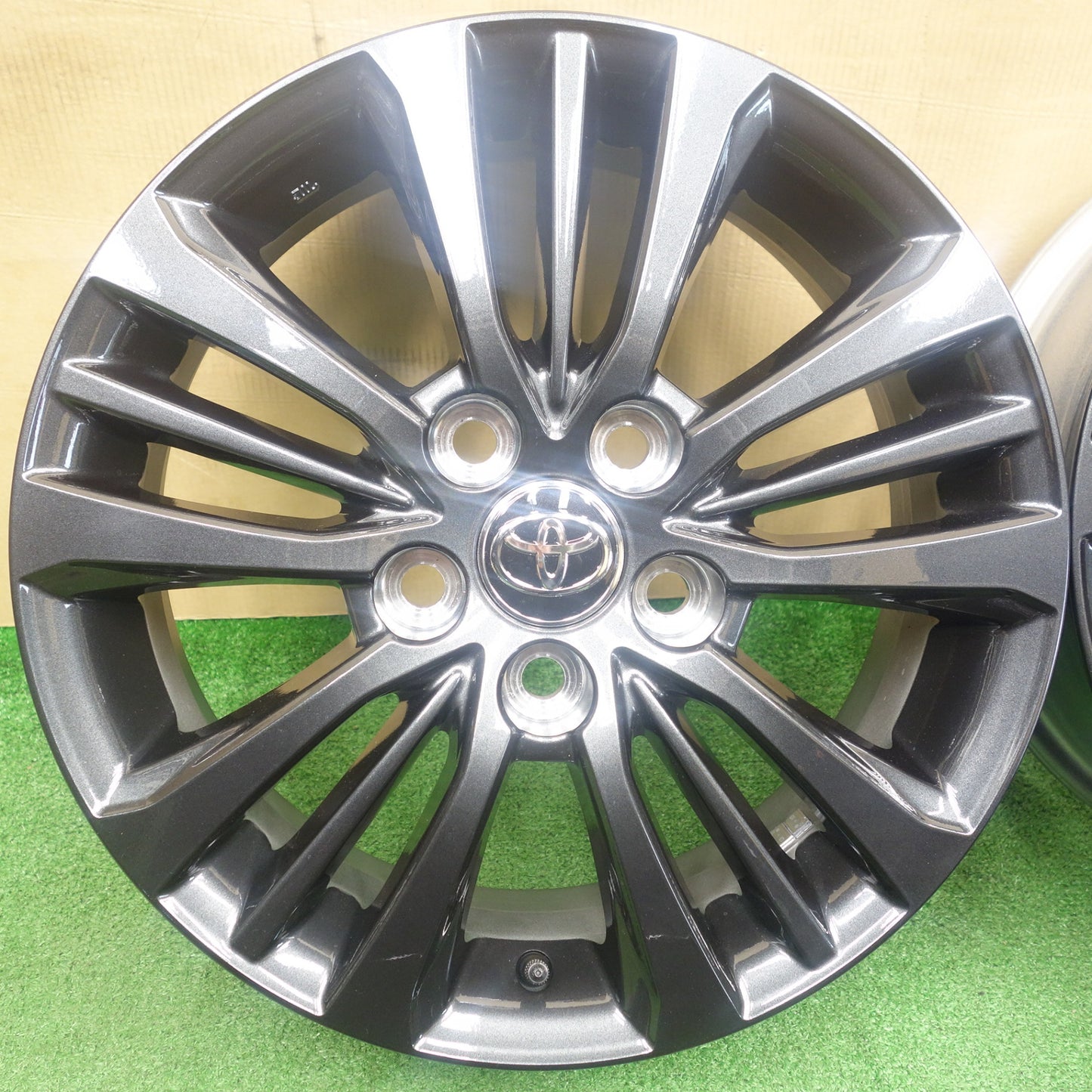 新車外し★トヨタ 90系 ノア ヴォクシー 純正 ホイール 16インチ 16×6J PCD114.3/5H★6022701KTホ