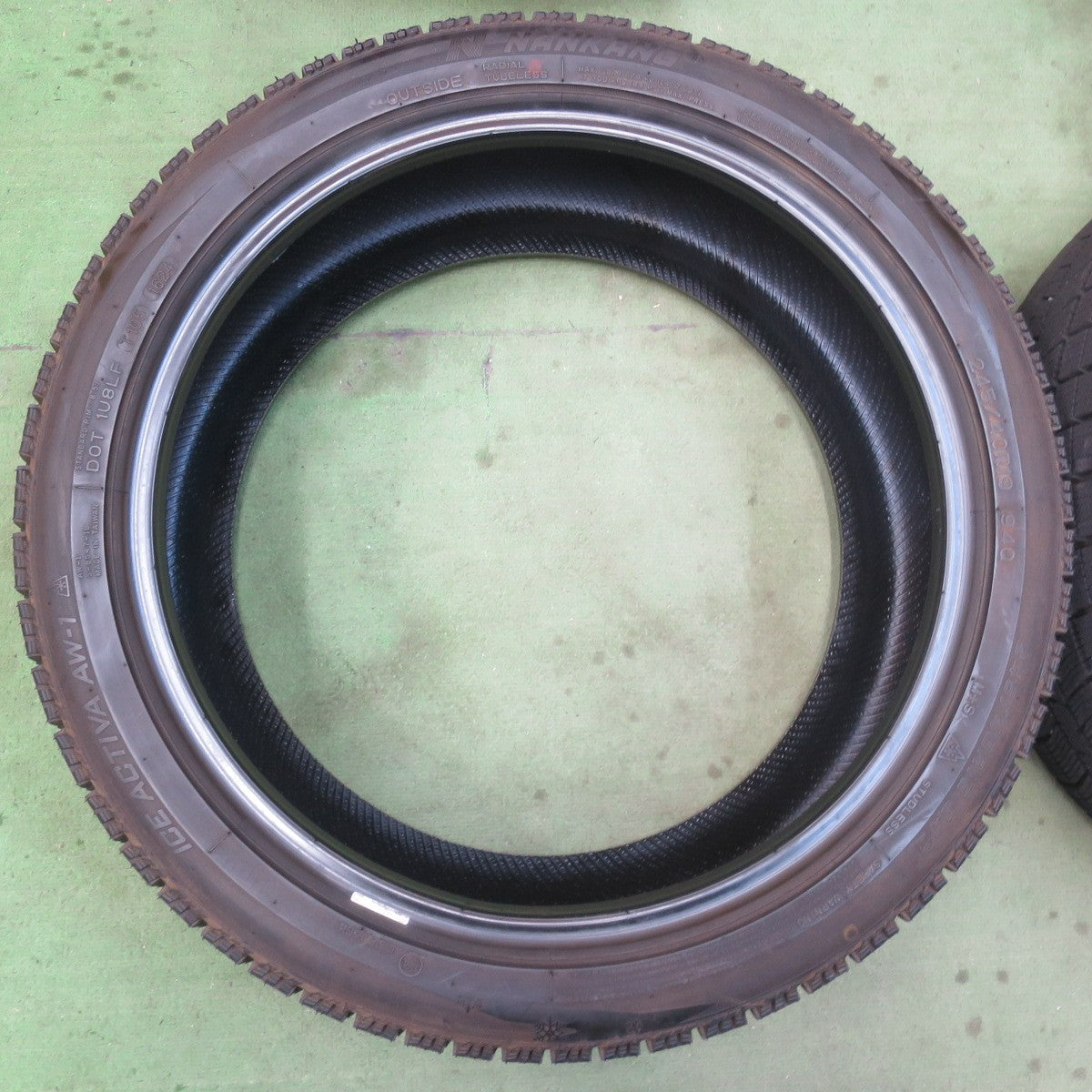 バリ溝！24年！9.5分★スタッドレス 245/40R19 ナンカン アイスアクティバ AW-1 タイヤ 19インチ エスティマ スカイライン フーガ マツダ6 等★6021106イスタ