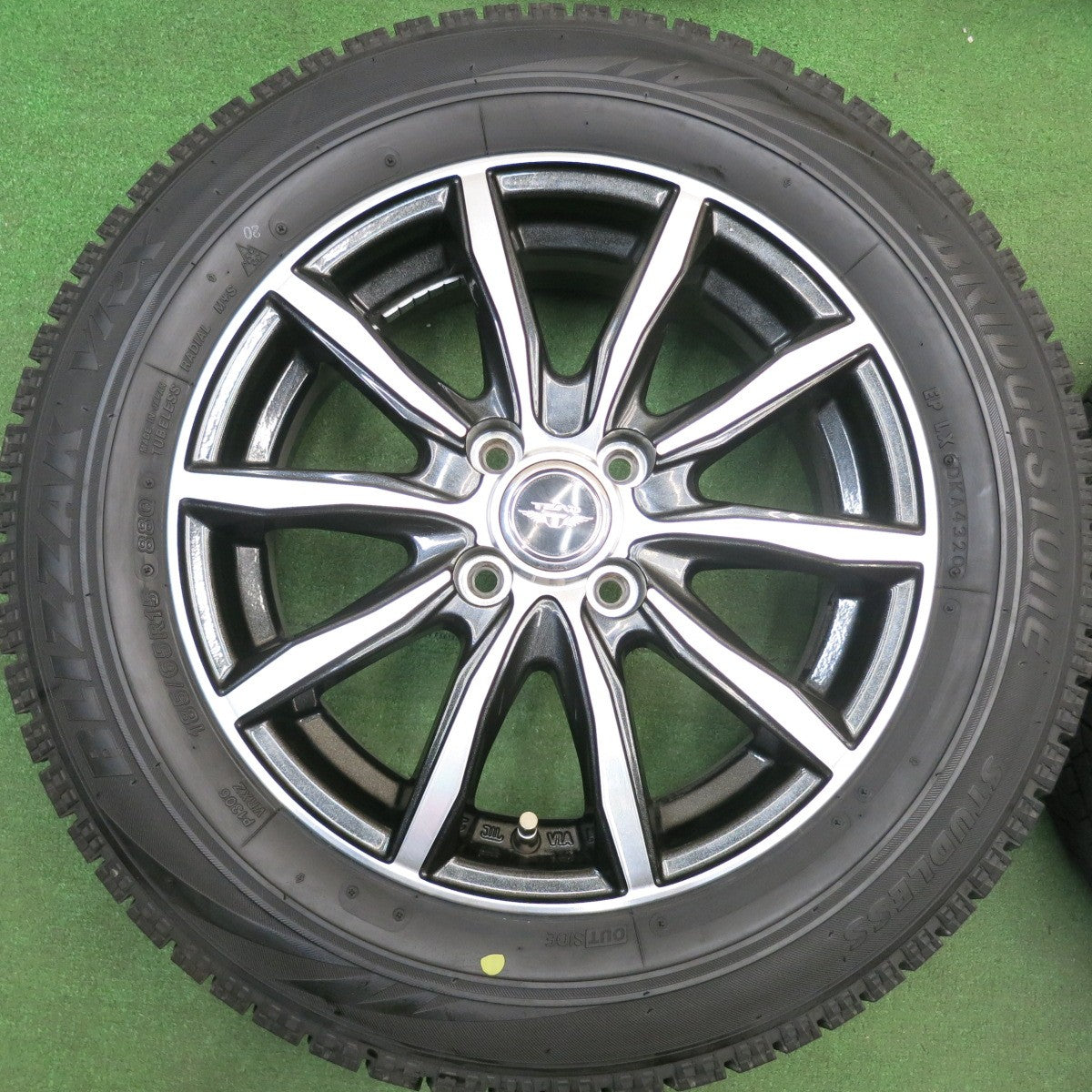 バリ溝！キレイ！9.5分★スタッドレス 185/65R15 ブリヂストン ブリザック VRX TEAD テッド 15インチ PCD100/4H★6031517HAス