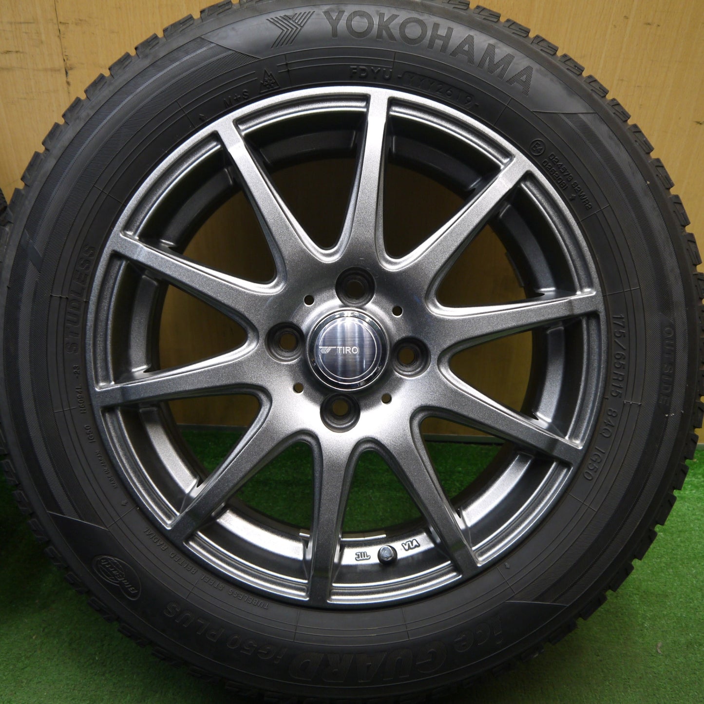 バリ溝！キレイ！8.5分★スタッドレス 175/65R15 ヨコハマ アイスガード iG50 プラス TIRO 15インチ PCD100/4H★5091007Hス