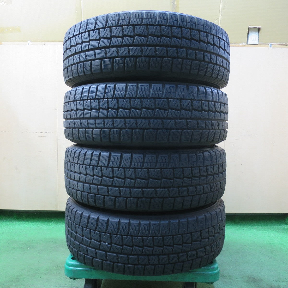 超バリ溝！24年！キレイ！ほぼ10分☆スタッドレス 215/60R16