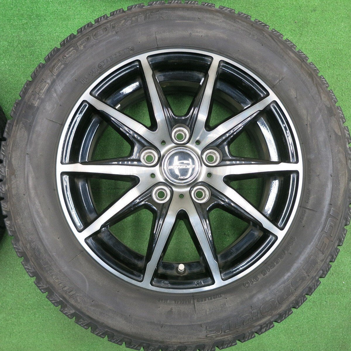 バリ溝！キレイ！9.5分★スタッドレス 195/65R15 アイスエスポルテ SCHNEIDER MiD シュナイダー 15インチ PCD114.3/5H★4123103HAス