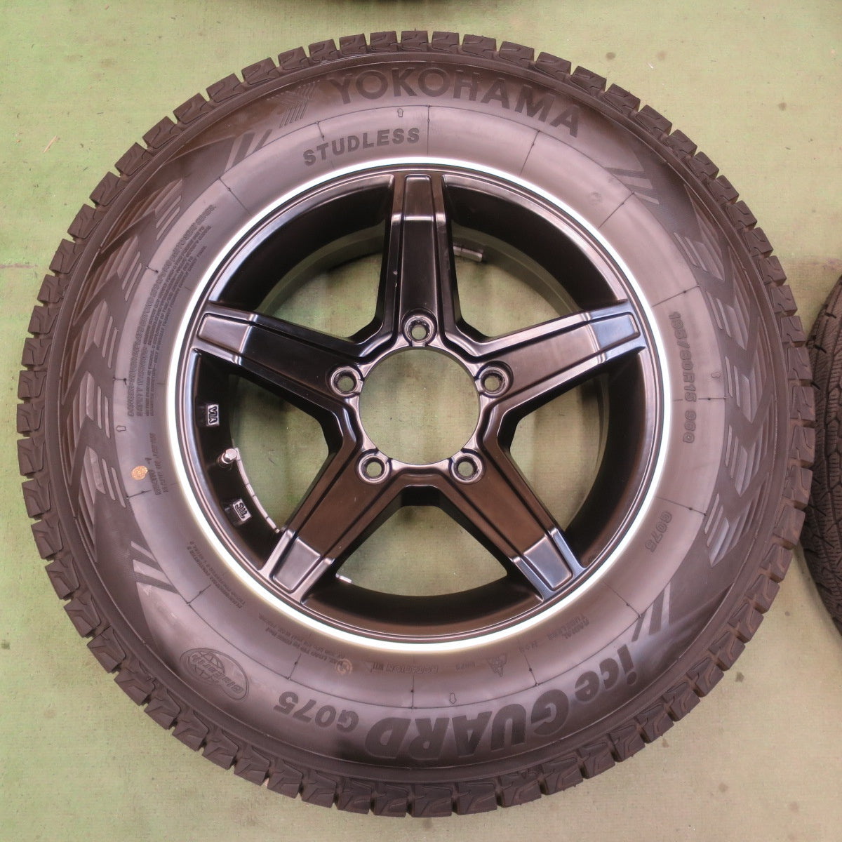 バリ溝！24年！キレイ！ほぼ10分★スタッドレス 195/80R15 ヨコハマ アイスガード G075 社外 アルミ 15インチ PCD139.7/5H★6051801イス