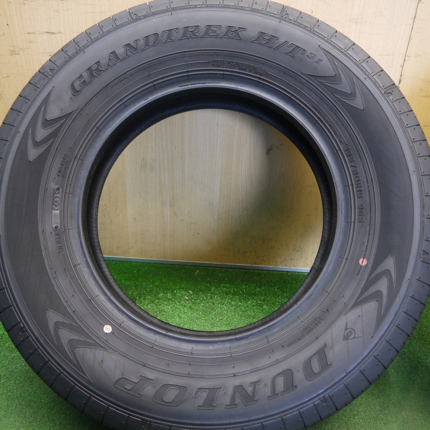 新車外し！25年★195/80R15 ダンロップ グラントレック H/T 31 タイヤ 15インチ ジムニーシエラ ジムニーノマド 等★6052012Hノタ
