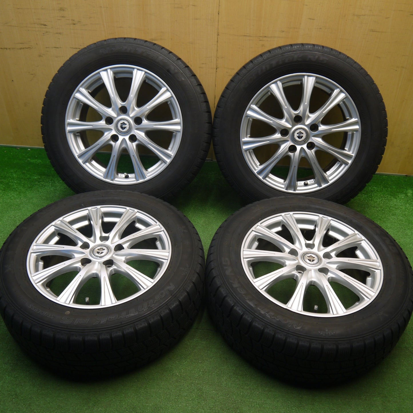 バリ溝！23年！キレイ！8.5分★スタッドレス 205/60R16 オートバックス ノーストレック N5 JOKER ジョーカー 16インチ PCD114.3/5H★6011901Hス