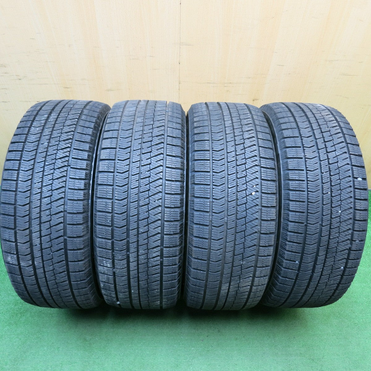 センサー付！バリ溝！キレイ！9.5分★レクサス 等 235/50R18 スタッドレス ブリヂストン ブリザック VRX2 LF SPORT 18インチ PCD120/5H★6022605HAス