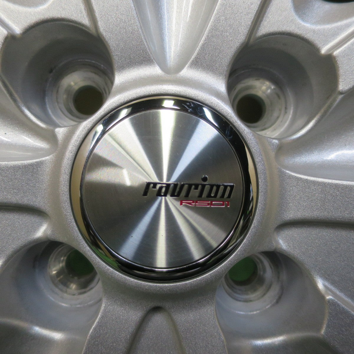 バリ溝！24年！キレイ！ほぼ10分★スタッドレス 175/70R14 グッドイヤー アイスナビ7 ravrion RS01 ラブリオン 14インチ PCD100/4H★5082303イス