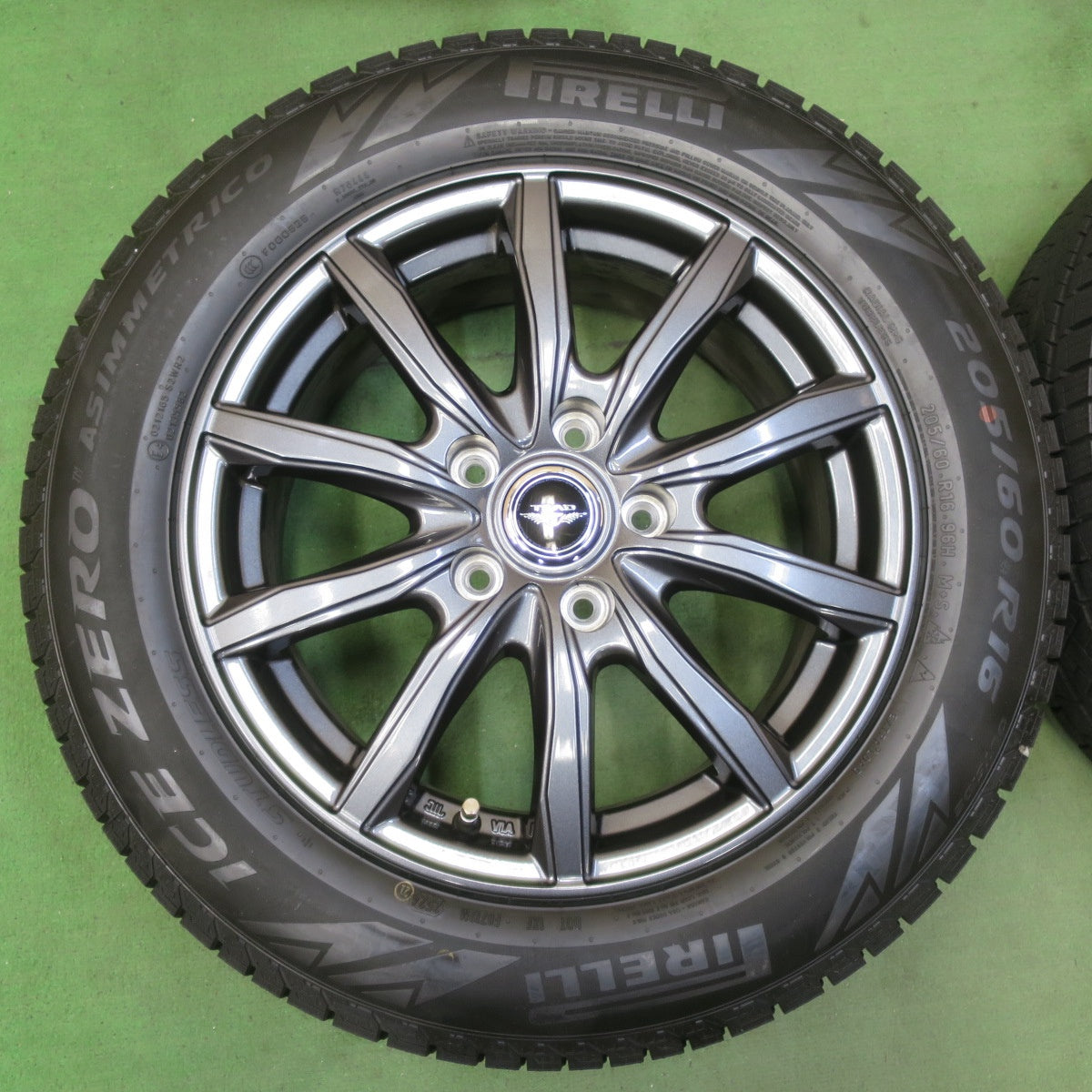 タイヤほぼ未使用！24年！キレイ★スタッドレス 205/60R16 ピレリ アイスゼロ アシンメトリコ TEAD テッド 16インチ PCD114.3/5H★5080805イス