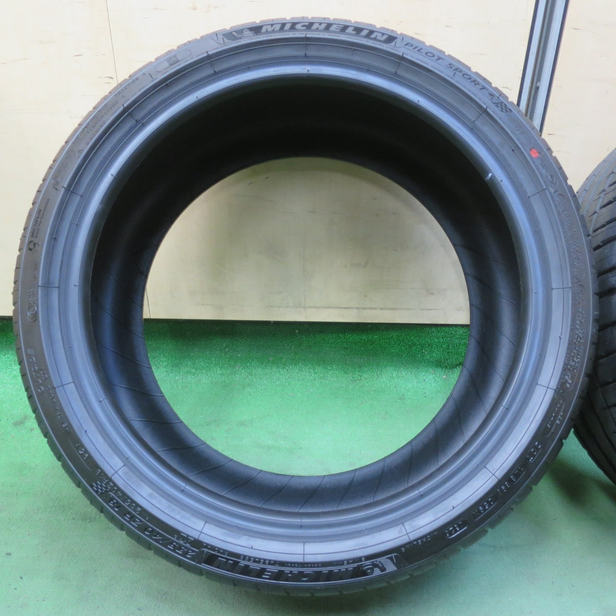 新車外し！26年★235/40R18 ミシュラン パイロットスポーツ4 PILOT SPORT4 タイヤ 18インチ ベンツ Aクラス アウディ A4 ボルボ V60 等★6050410イノタ