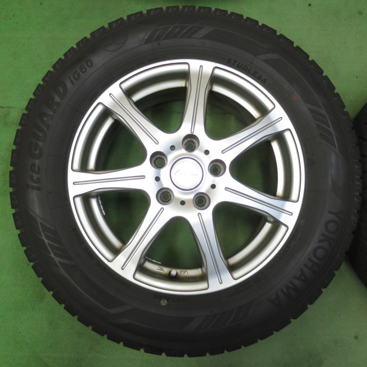 バリ溝！9分★スタッドレス 215/65R16 ヨコハマ アイスガード iG60 Exceeder エクシーダー 16インチ PCD114.3/5H★5060501イス