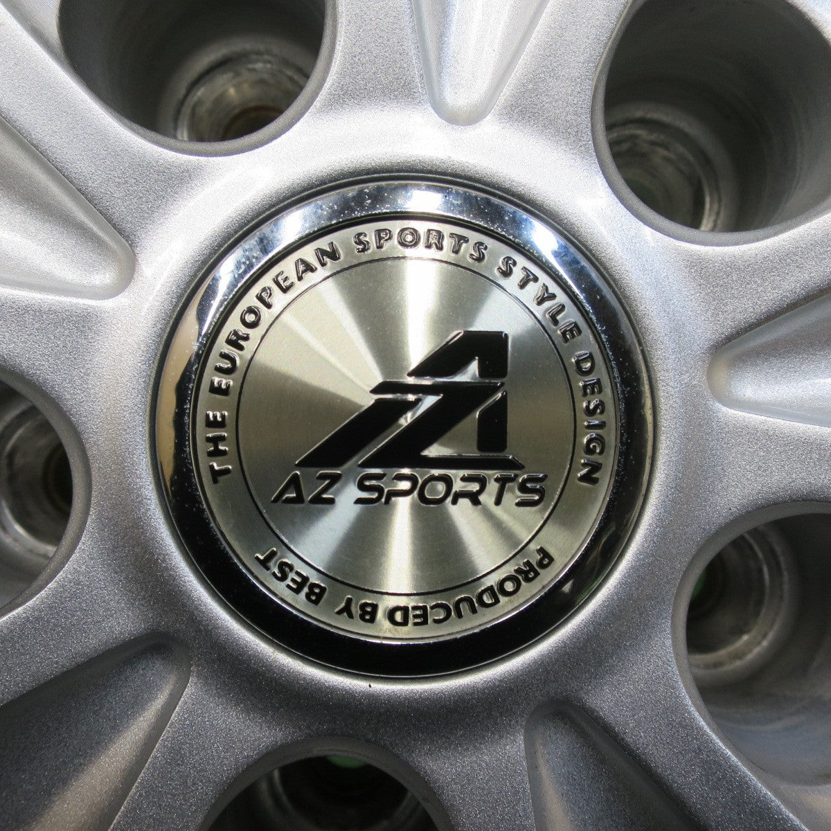 [送料無料] バリ溝！キレイ！ほぼ10分★スタッドレス 215/50R17 ブリヂストン ブリザック VRX AZ SPORTS AZスポーツ 17インチ PCD114.3/5H★5013108イス