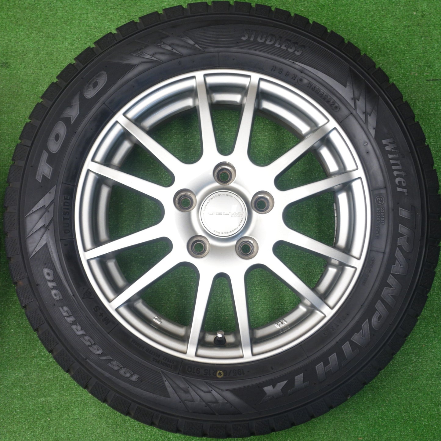 バリ溝！22年！9分★スタッドレス 195/65R15 トーヨー ウインター トランパス TX VELVA ヴェルヴァ 15インチ PCD114.3/5H★6021102KTス