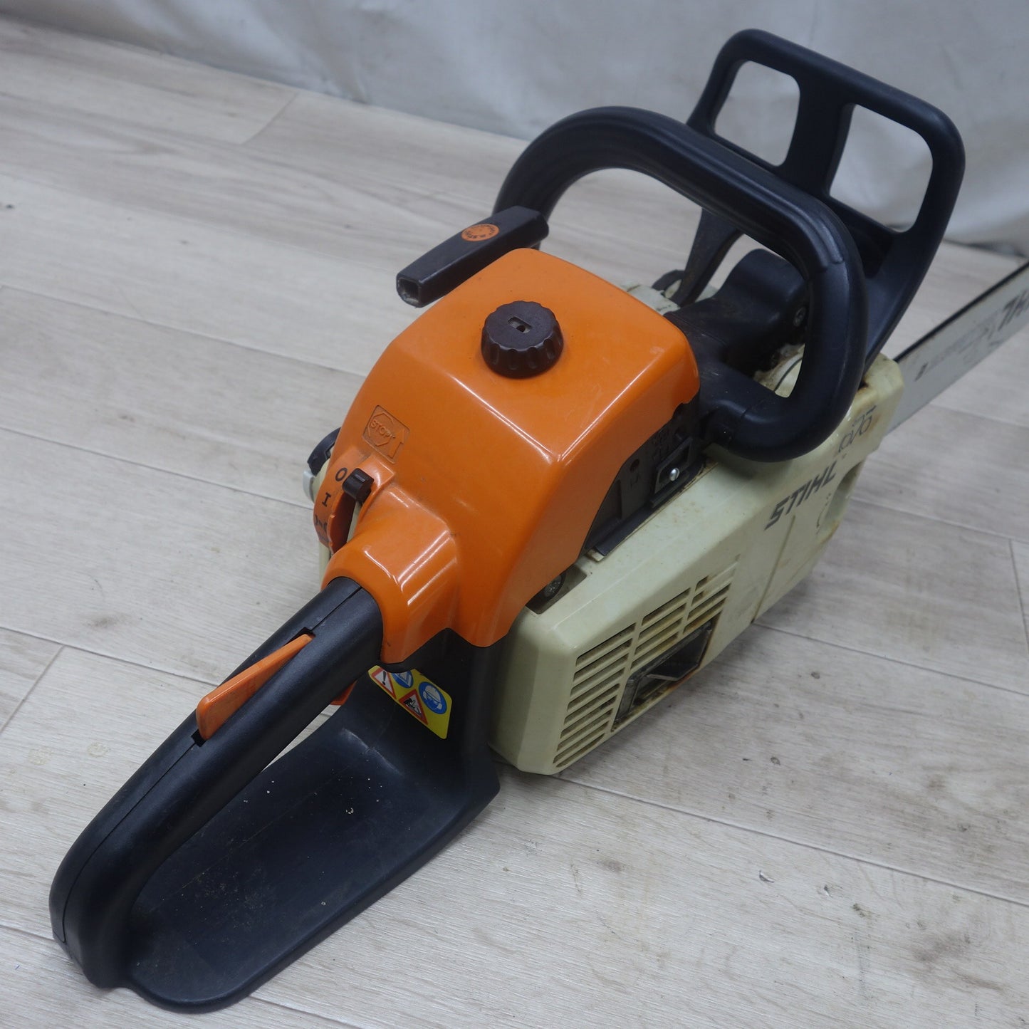 [送料無料] ◆スチール STIHL エンジン チェーンソー MS200 チェンソー 切断機 軽量◆