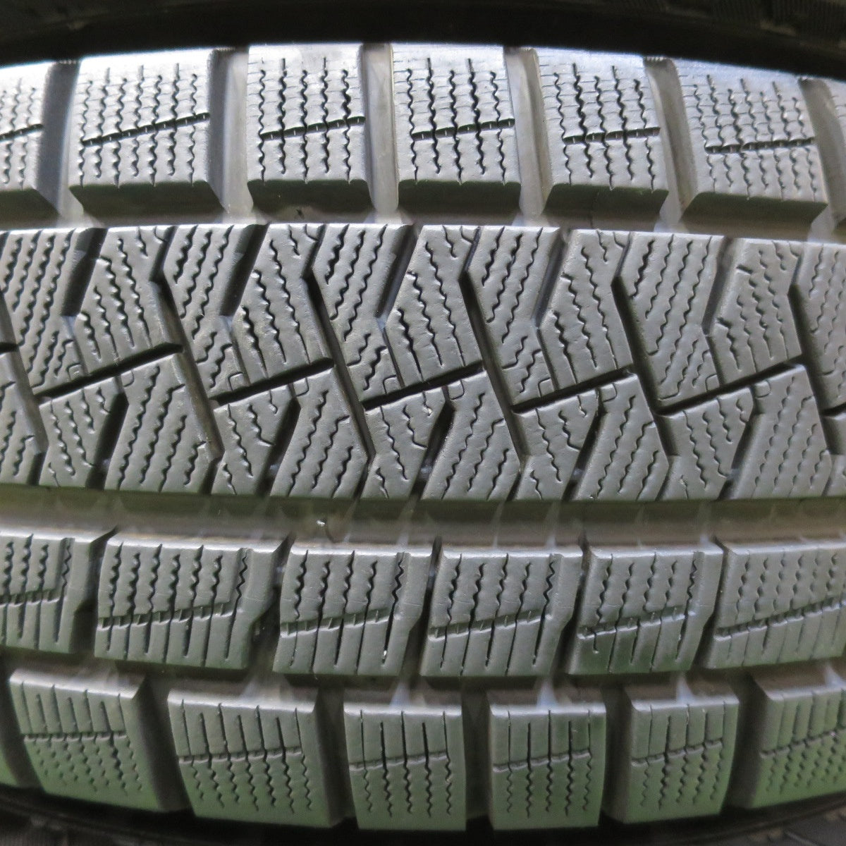 バリ溝！キレイ！9分★スタッドレス 195/65R15 ピレリ アイスアシンメトリコ TEAD テッド 15インチ PCD114.3/5H★5062004イス