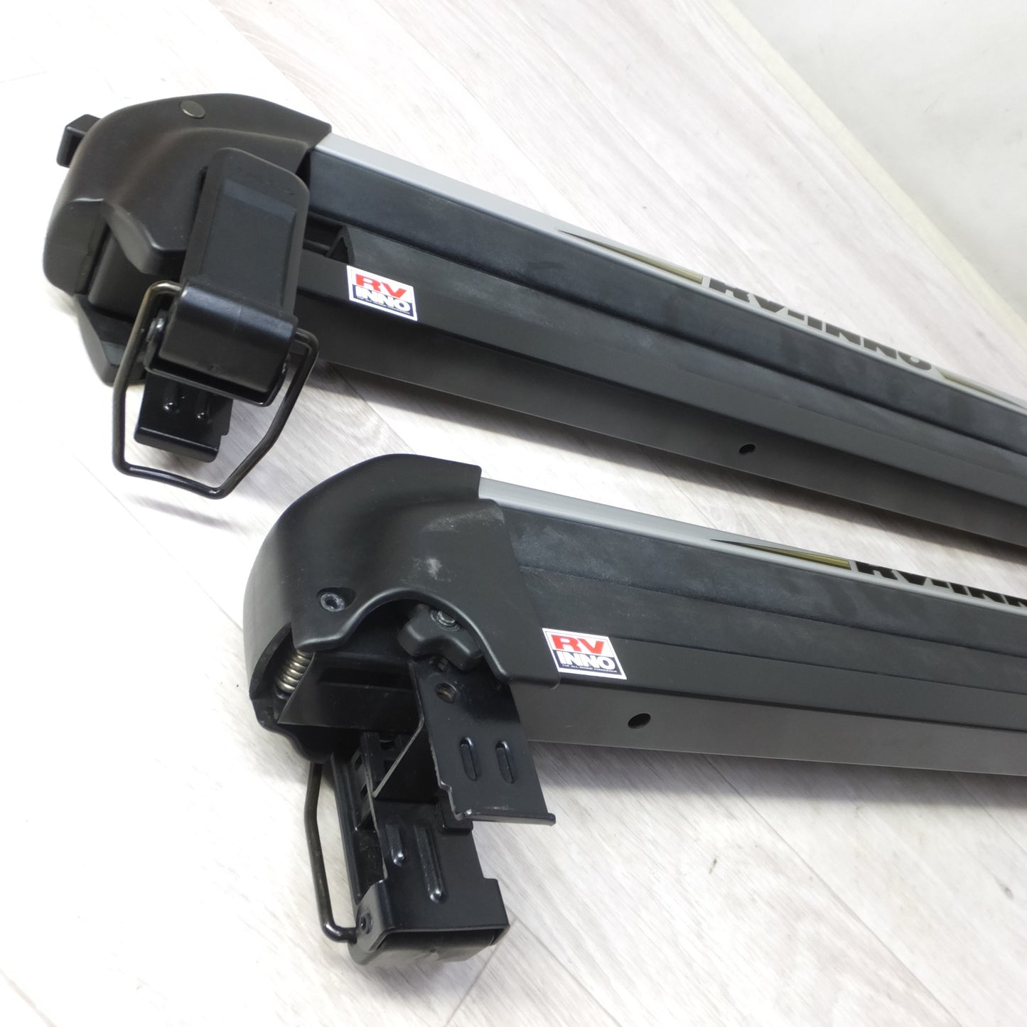 [送料無料] ◆INNO スキー キャリア IN-649 スノーボード  スキー６セット スノーボード４台 鍵あり◆
