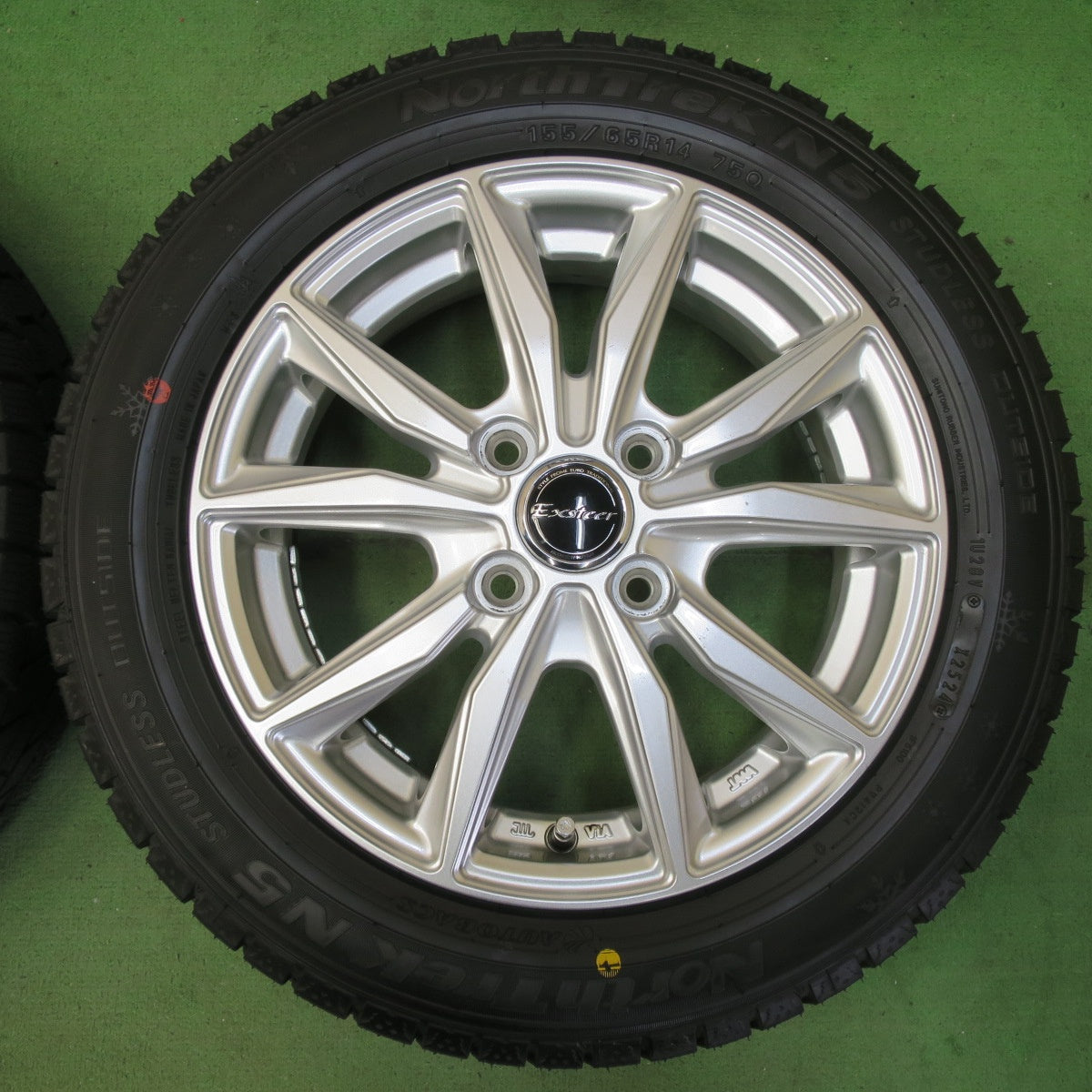 タイヤほぼ未使用！24年！キレイ★スタッドレス 155/65R14 オートバックス ノーストレック N5 Exsteer エクスター 14インチ PCD100/4H★5052703イス