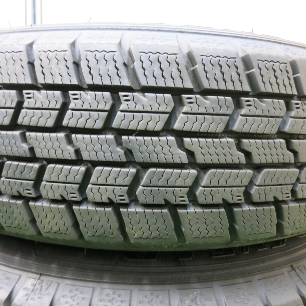 *送料無料* バリ溝！23年！9分★スタッドレス 145/80R13 グッドイヤー アイスナビ7 社外 アルミ 13インチ PCD100/4H★4072503SYス
