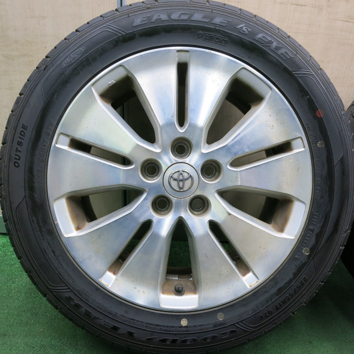 *送料無料* バリ溝！21年！9.5分★トヨタ 10系 アルファード 純正 225/55R17 グッドイヤー イーグル LS EXE ダンロップ VEURO 304 PCD114.3/5H★4060904HAノ
