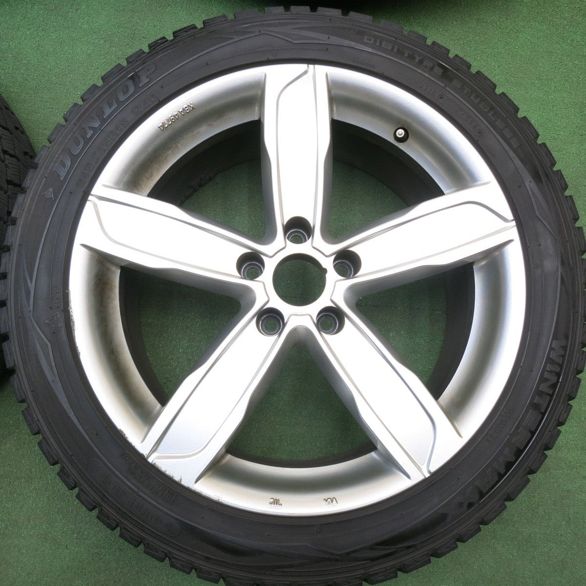 バリ溝！9.5分★アウディ 等 MAK STADT 245/45R18 スタッドレス ダンロップ ウインターマックス WM01 シュタッド 18インチ PCD112/5H★6031408HAス