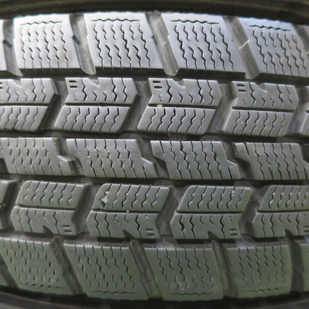 バリ溝！21年！8.5分★スタッドレス 155/65R14 グッドイヤー アイスナビ7 SEIN ザイン 14インチ PCD100/4H★5043007イス