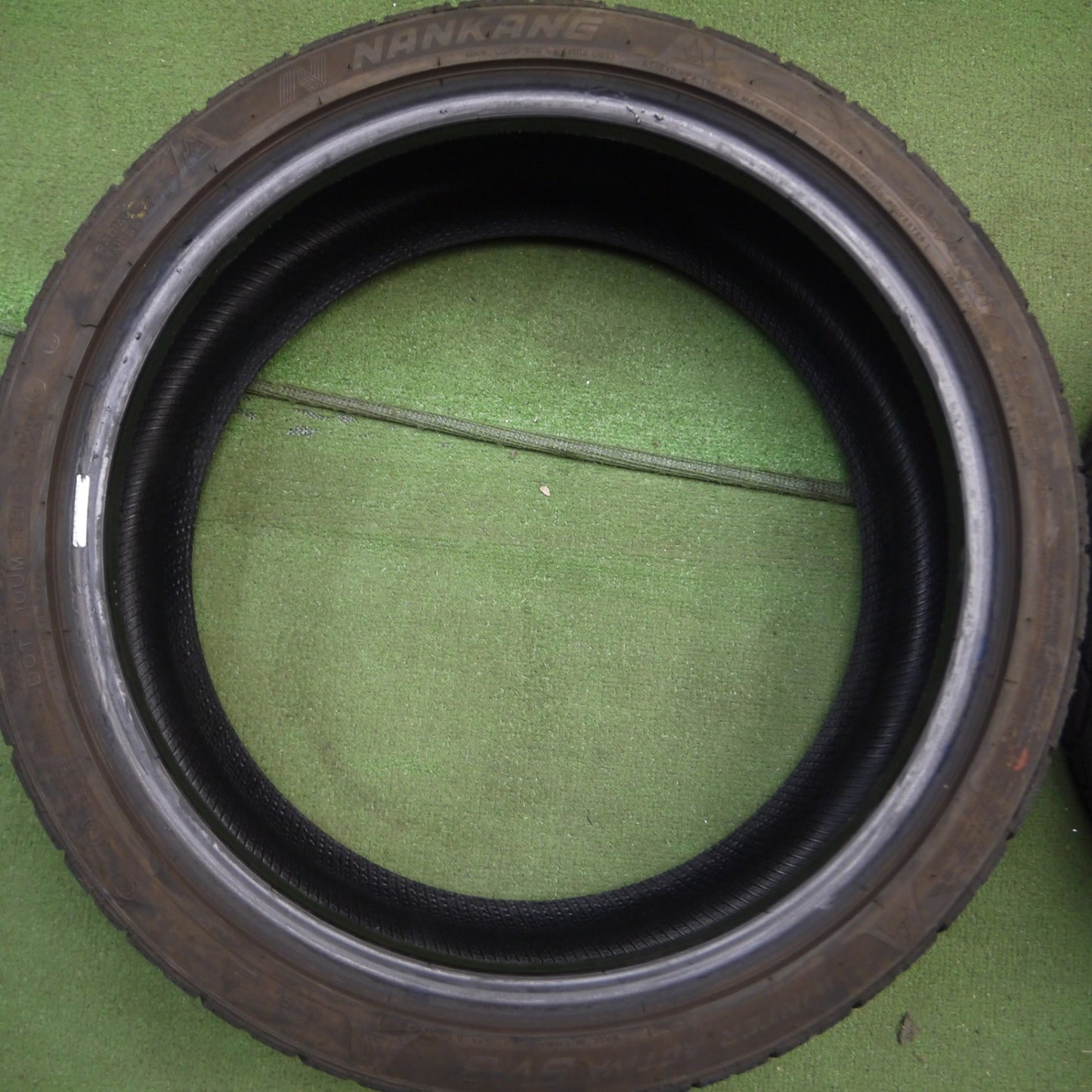 *送料無料* バリ溝！23年！9.5分★スタッドレス 205/40R17 ナンカン ウインター アクティバ SV-3 タイヤ 17インチ アクア ヴィッツ カローラ フィット等★4051707Hスタ