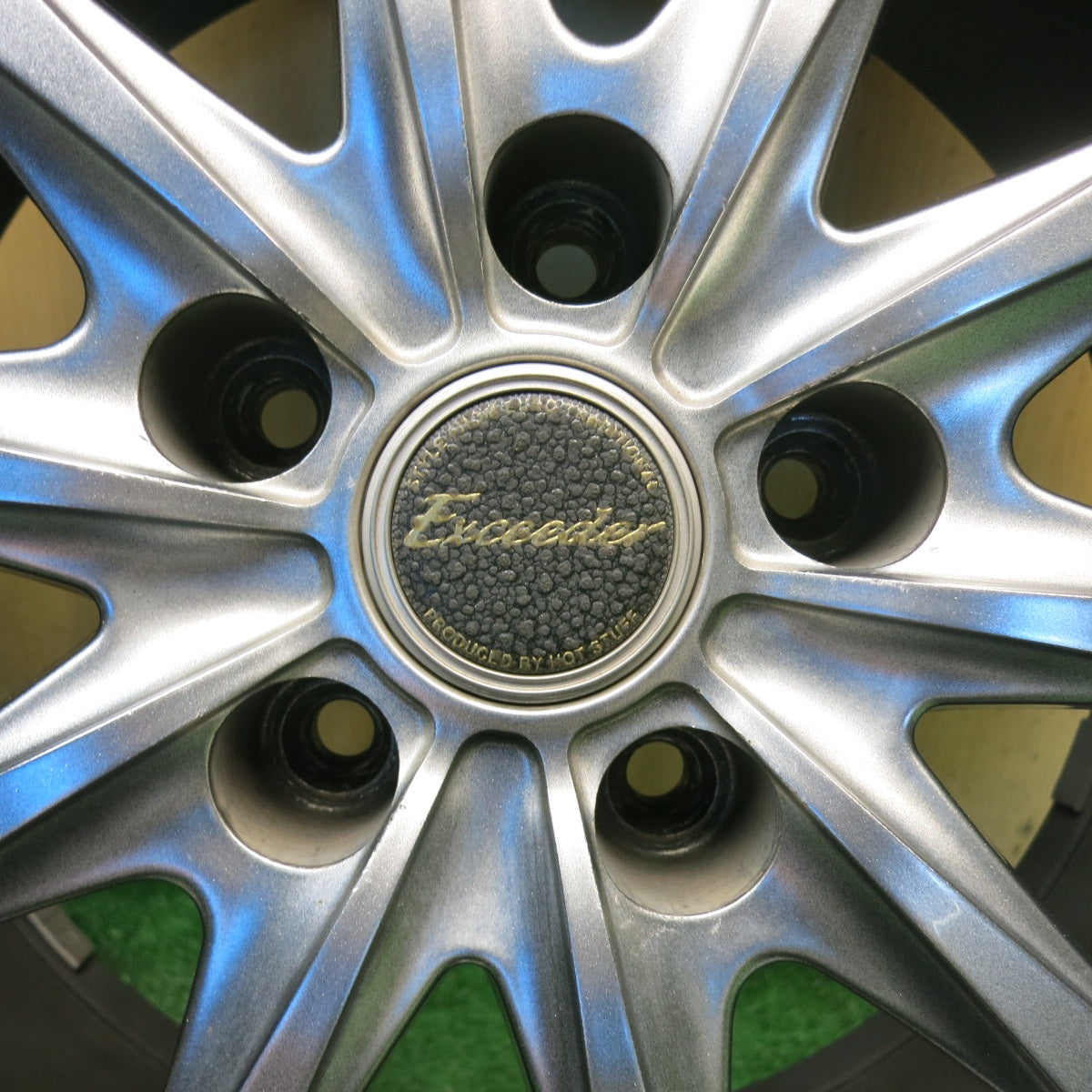 バリ溝！24年！キレイ！9.5分◎215/60R17 トーヨー プロクセス CL1 SUV Exceeder エクシーダー 17インチ PCD114.3/5H◎6092402HAノ