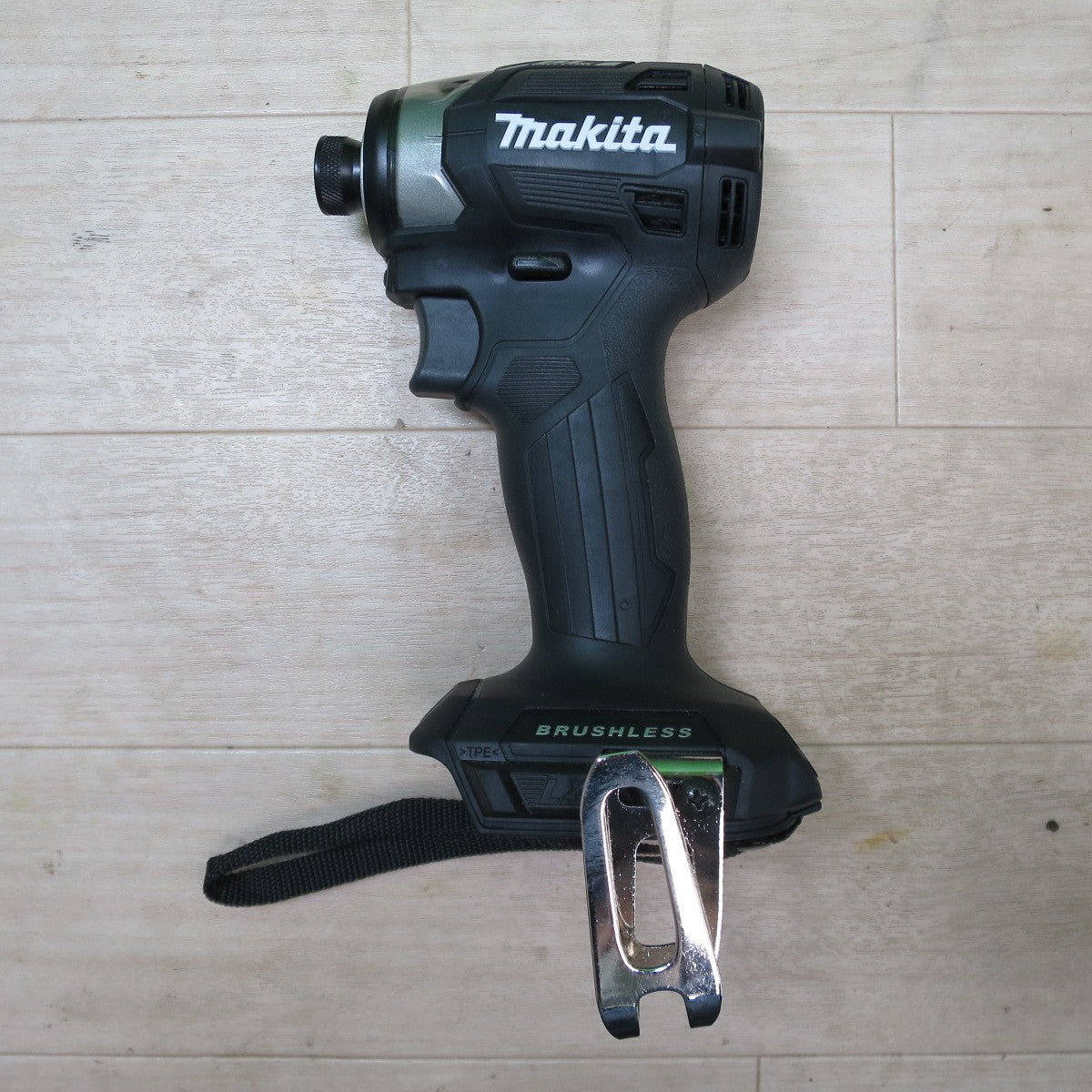 [送料無料] 未使用☆マキタ 充電式 インパクトドライバ TD173D 電動 工具 makita 18V ケース付き コードレス☆