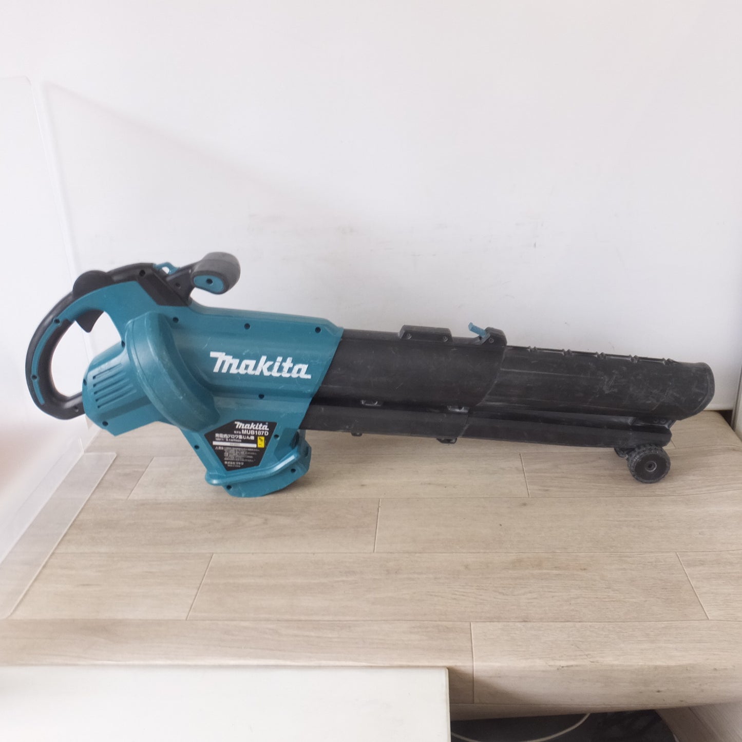 [送料無料] ★マキタ makita 充電式ブロワ集じん機 MUB187D 18V 本体のみ ダストバッグなし★
