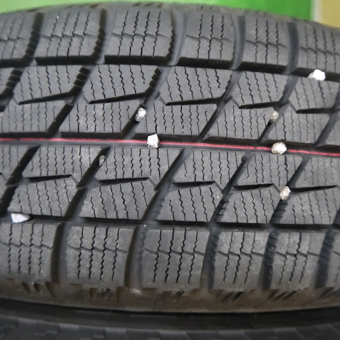 バリ溝！8.5分☆スタッドレス 155/65R13 アイス エスポルテ JENEIGE 