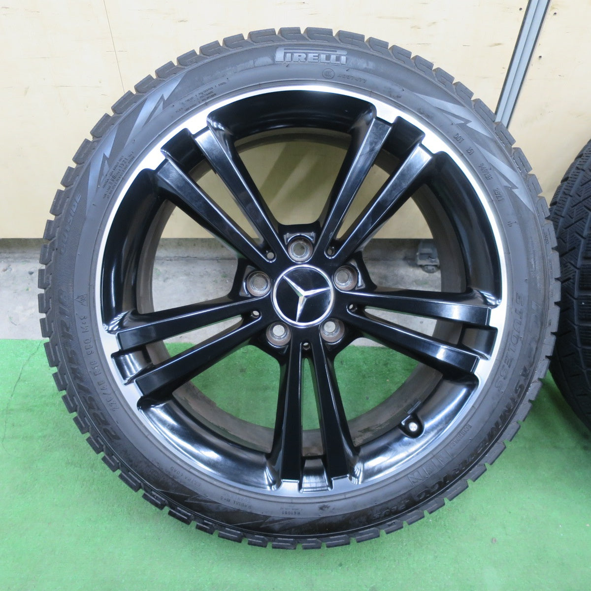 バリ溝！キレイ！8.5分★ベンツ W177 Aクラス 純正 225/45R18 スタッドレス ピレリ アイスアシンメトリコ プラス 18インチ PCD112/5H★6040603TTス