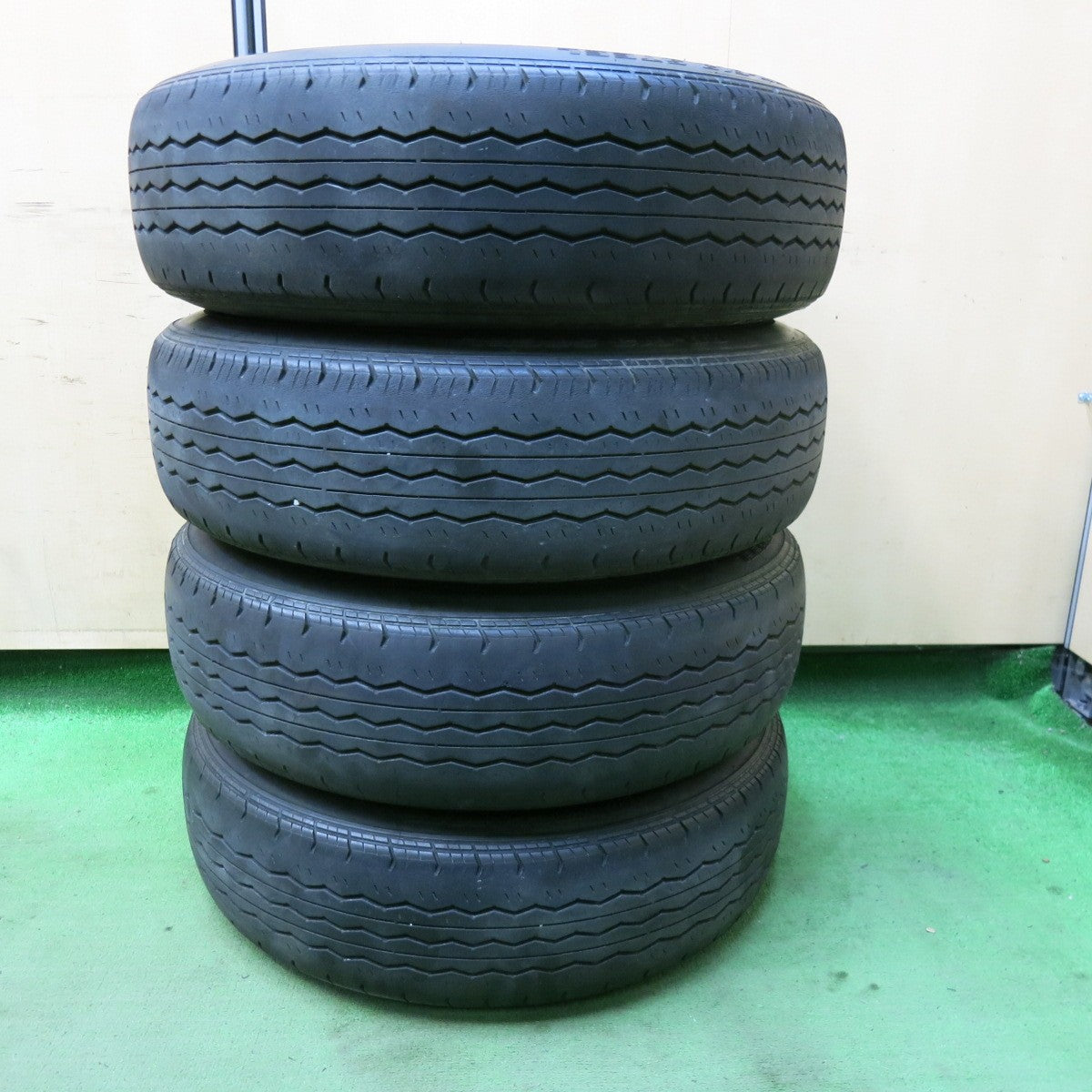 【ハイエース　200系】 ブリヂストン　195/80R15 107/105L　 トヨタ純正スチールホイル　　4本 195⁄80R15 107⁄105S LT 15インチ タイヤ ブリヂストン 200系ハイエース