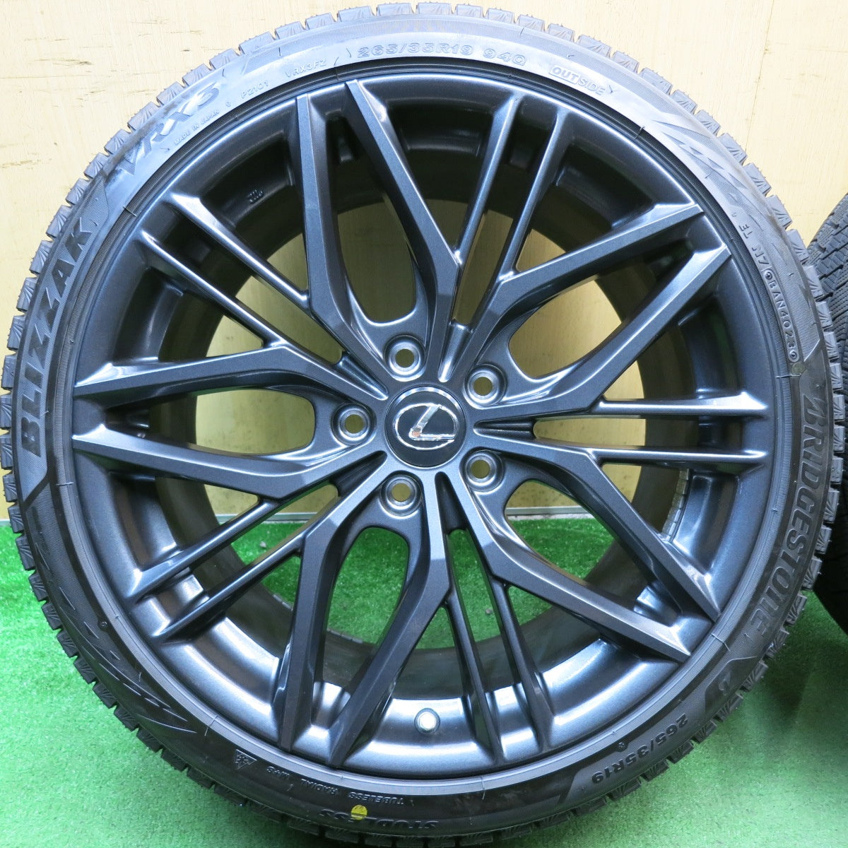 センサー付！バリ溝！24年！9.5分◎レクサス IS 500 Fスポーツ 純正 235/40R19 265/35R19 スタッドレス ブリヂストン ブリザック VRX3 19インチ PCD114.3/5H◎6092605HAス