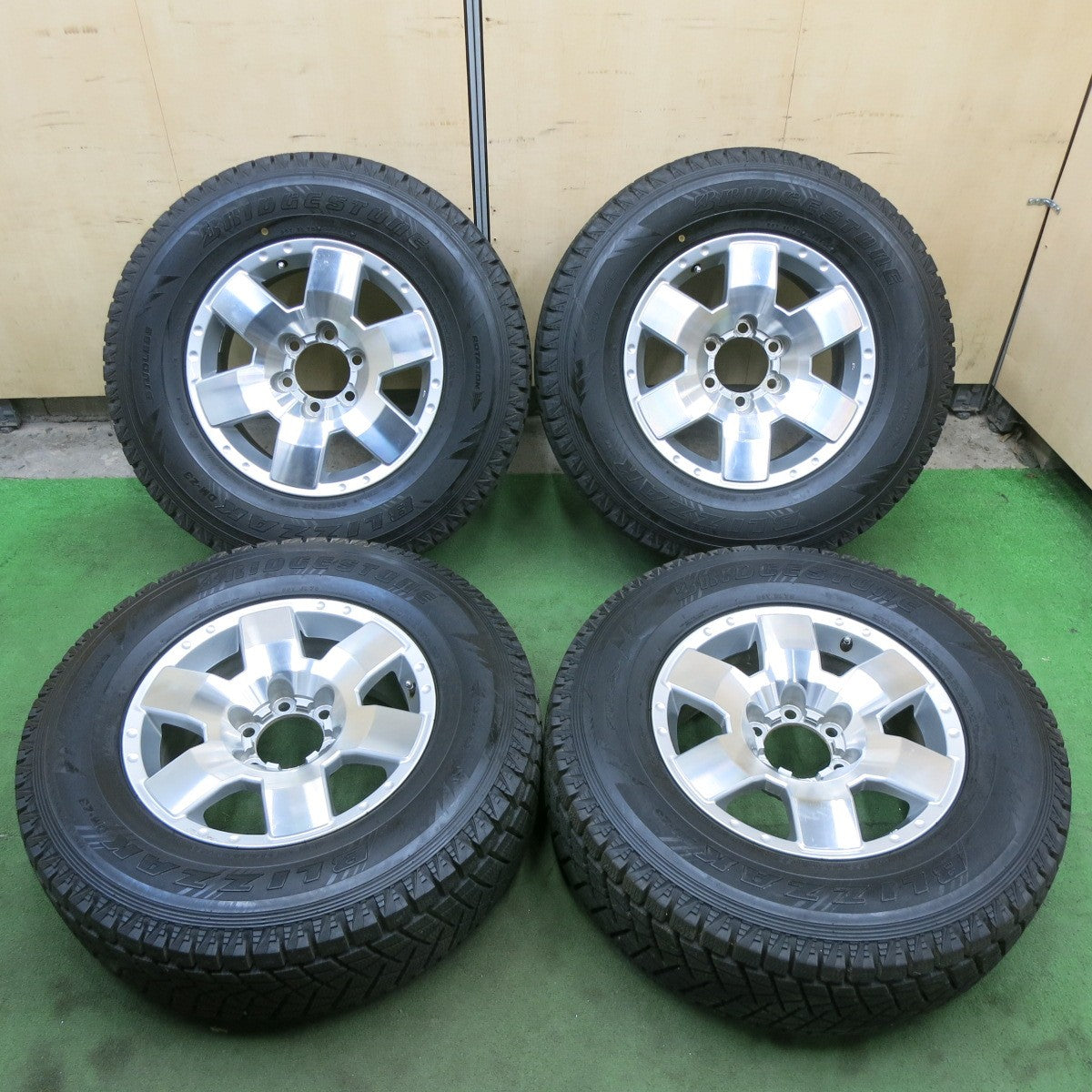 バリ溝！ほぼ10分★トヨタ FJクルーザー 純正 265/70R17 スタッドレス ブリヂストン ブリザック DM-Z3 17インチ PCD139.7/6H★6012804ナス