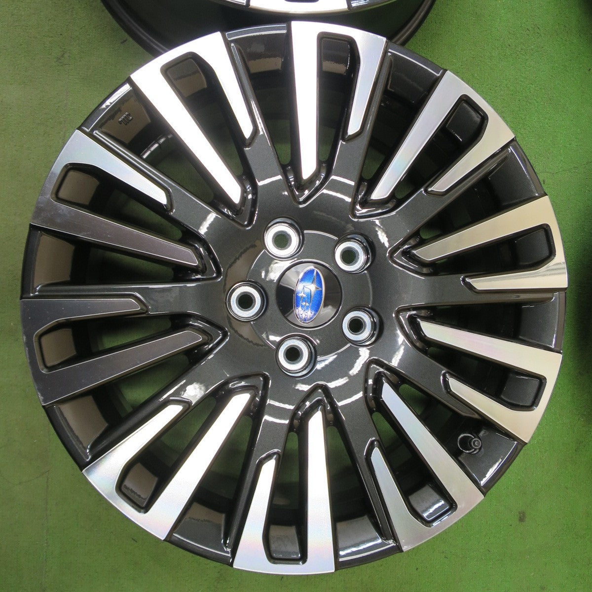新車外し◎スバル レヴォーグ レイバック 純正 ホイール 18インチ 18×7J PCD114.3/5H◎6092601NGホ